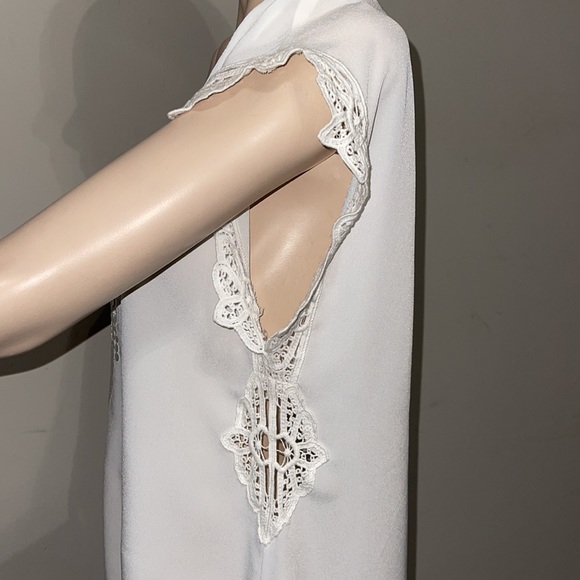 Guess by Marciano Embroidered White Tunic L - Picture 9 of 13